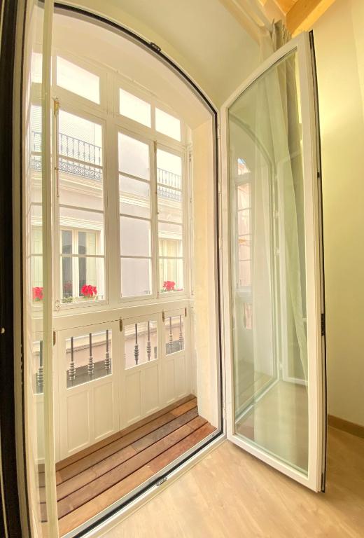 Top-notch downtown house with private rooftop terrace and parking opt photo 3
