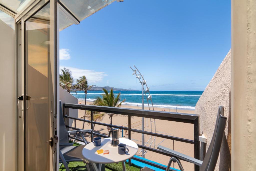 Primera Linea Playa De Las Canteras — photo 1