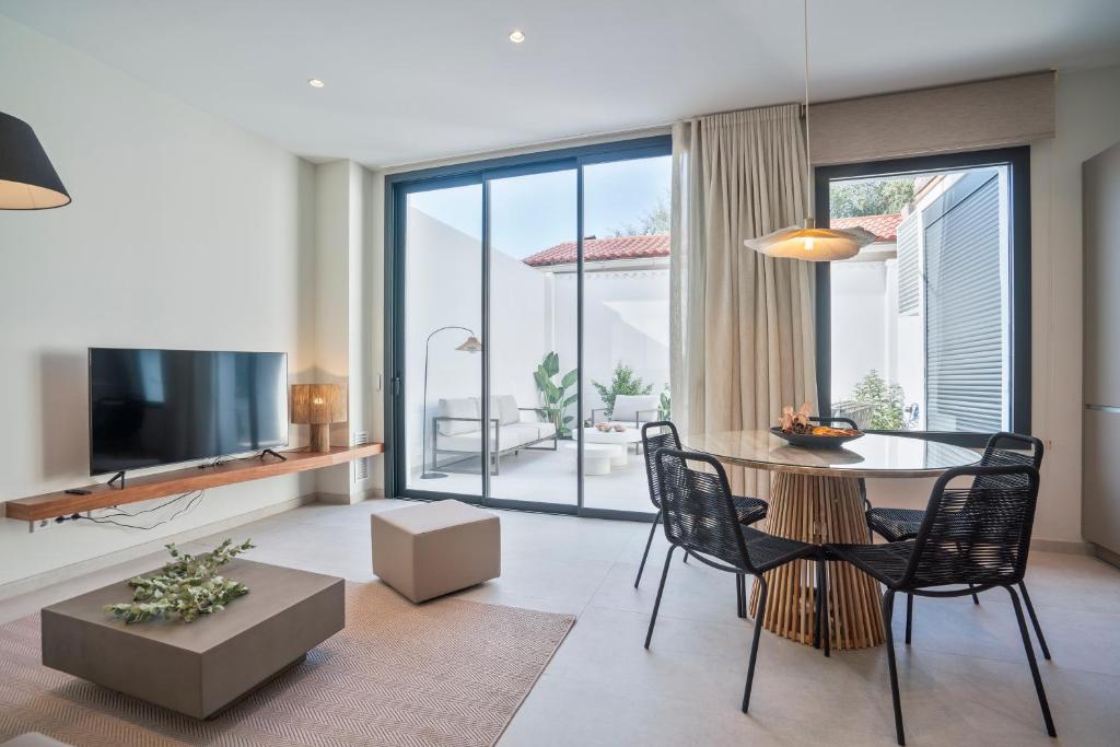 Sitges Spaces Garden Condo-2 Bedrooms — photo 1