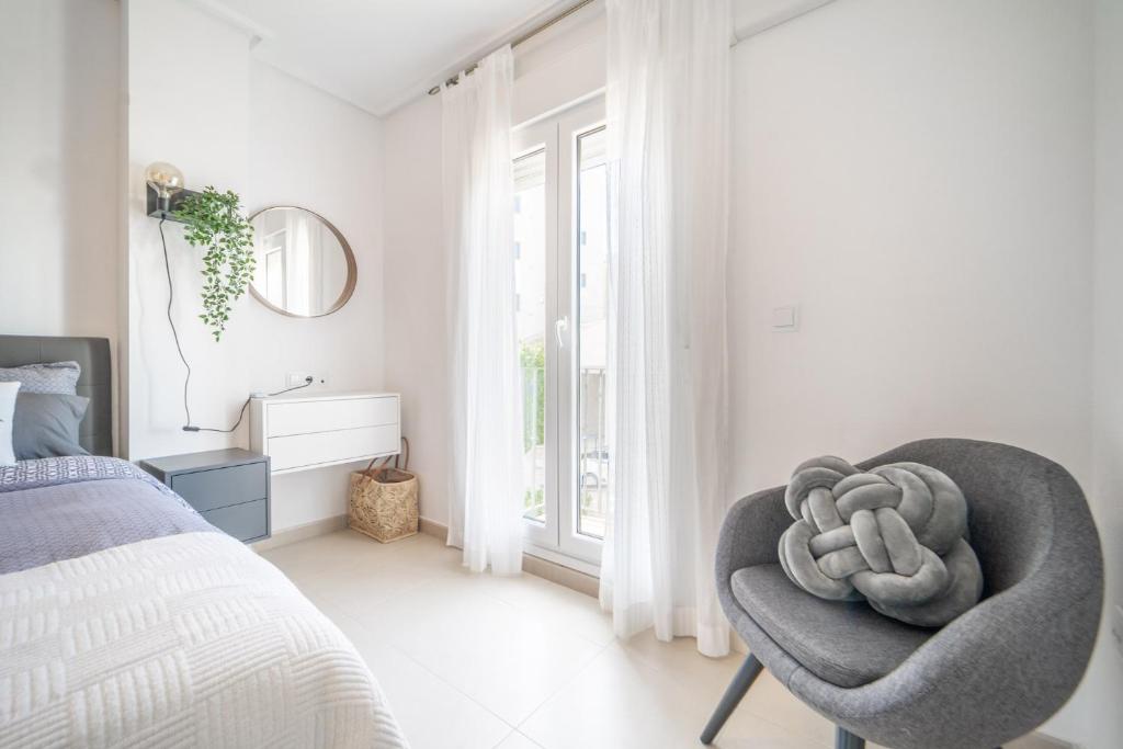 Spectacular and Stylish 2 Bed Aparment - AA1711LT photo 2