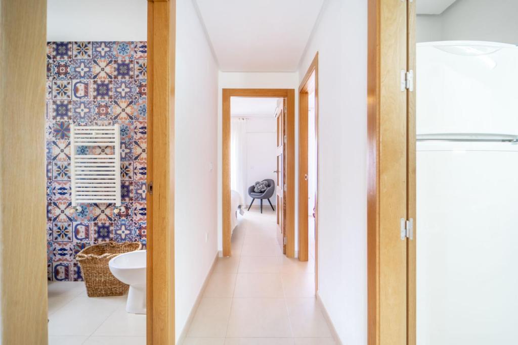 Spectacular and Stylish 2 Bed Aparment - AA1711LT photo 3