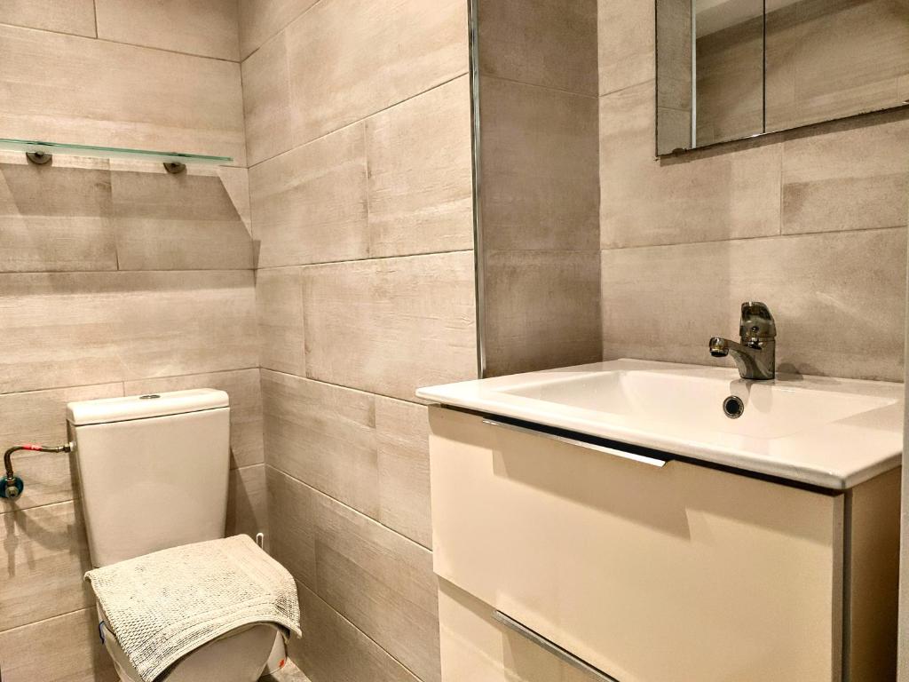 Spacious Holiday Apartment nearby Arenal Javea photo 3