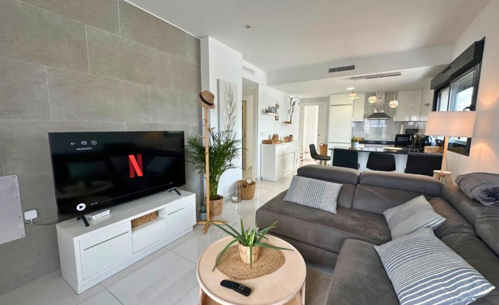 Torremar 81: Exclusivo apartamento con terraza — photo 1
