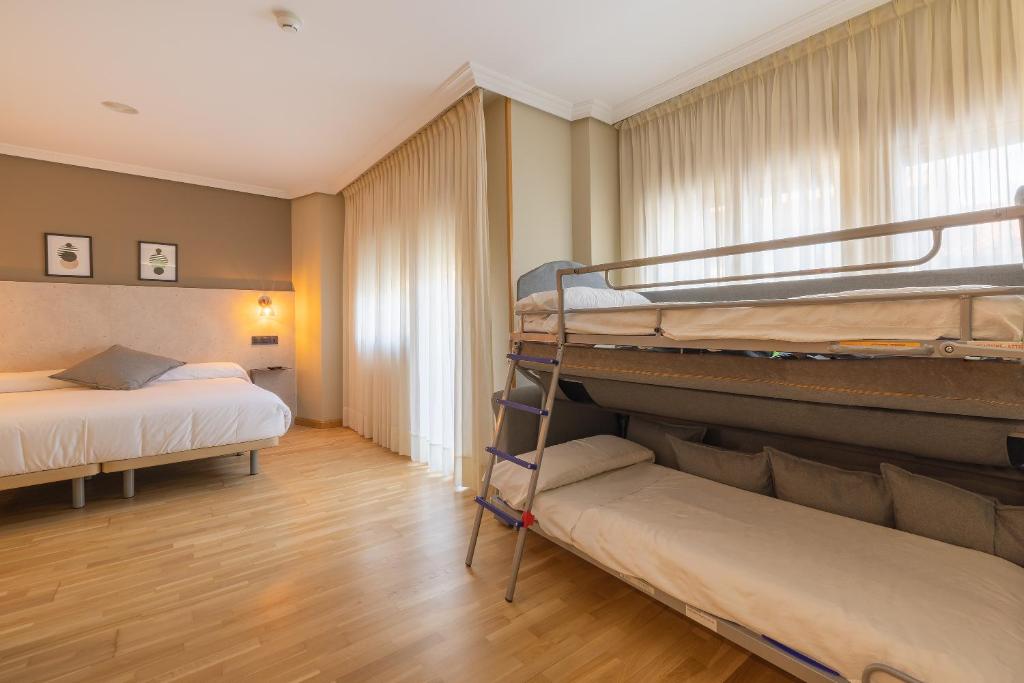 Hotel Santamaria photo 2