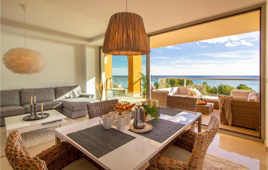 Amazing Apartment In Villajoyosa With Swimming Pool photo 3