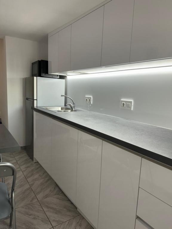 Suite4you 50 meters from the beach and main Avenue AC Wifi Int TV Channels photo 2
