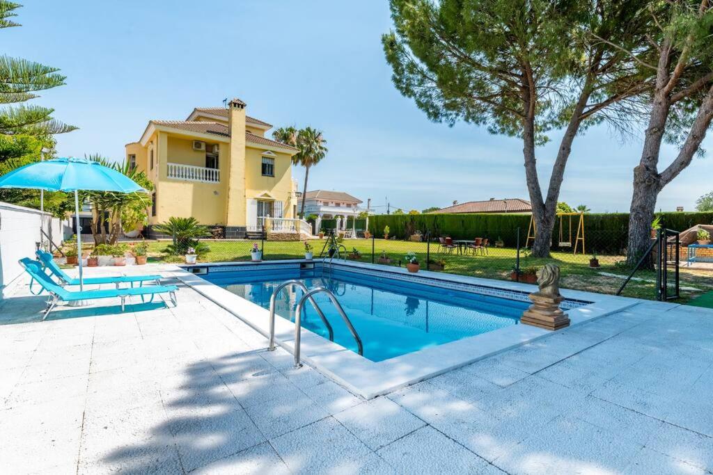 Star's House Sevilla.Con piscina — photo 1