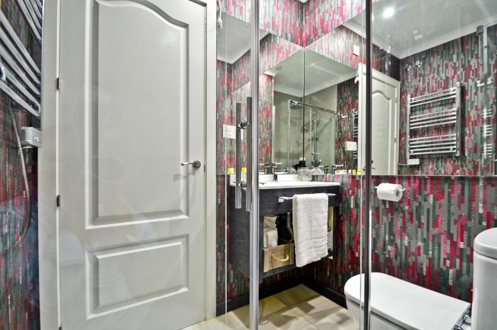 The Zentral Arenal Suites photo 3