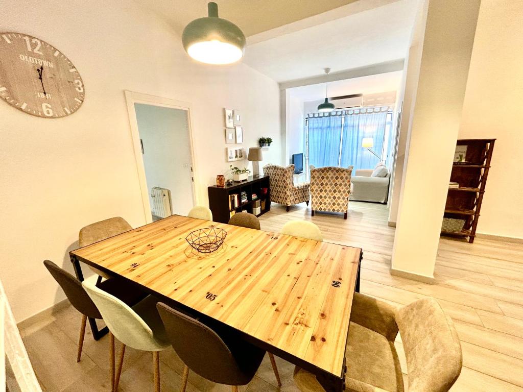 Acogedor apt 8pax 4Bdr 2Bth- CozyHomeSevilla2 — photo 1