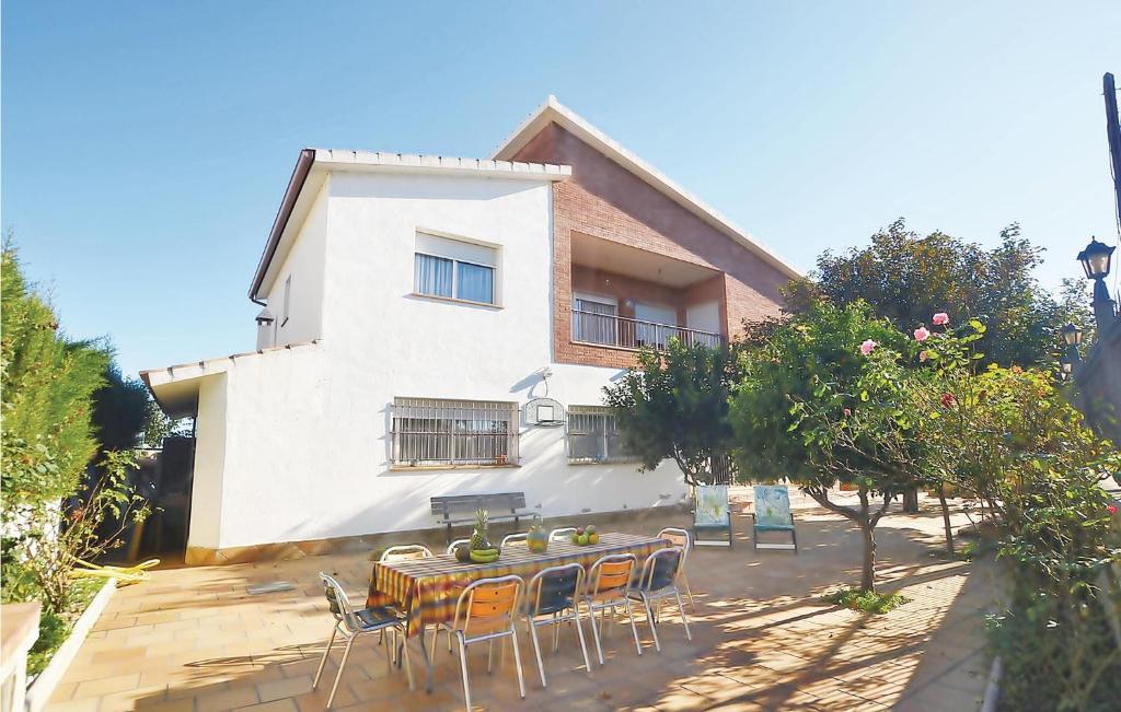 7 Bedroom Lovely Home In Santa Susanna — photo 1