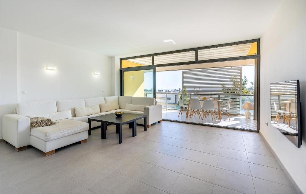 2 Bedroom Beautiful Apartment In Vera photo 3