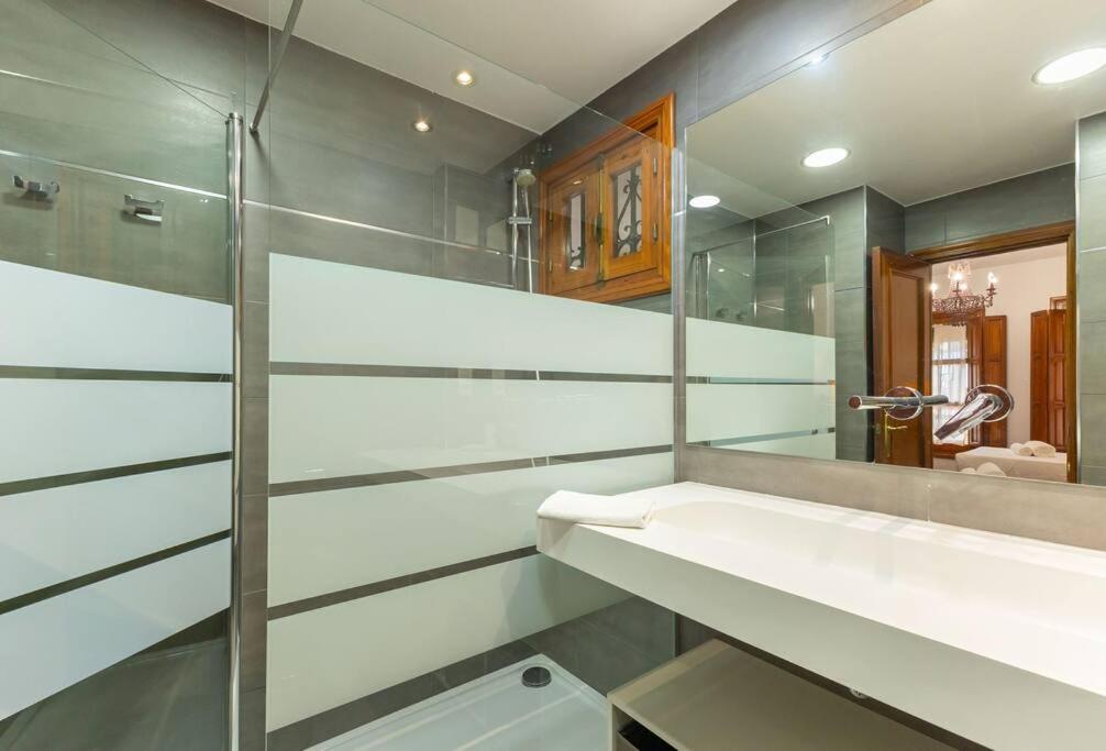 Santa Cruz Refinadores Suite by Valcambre photo 3