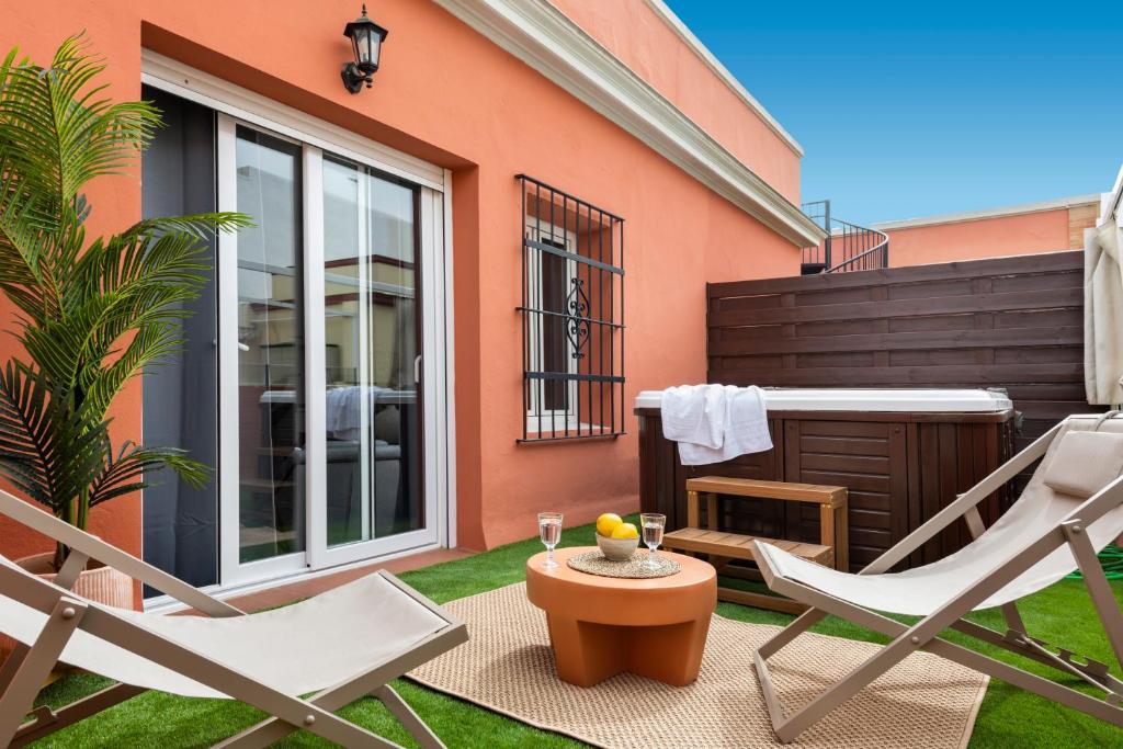 Suites Maestranza Santas Patronas - Penthouse with jacuzzi and parking — photo 1