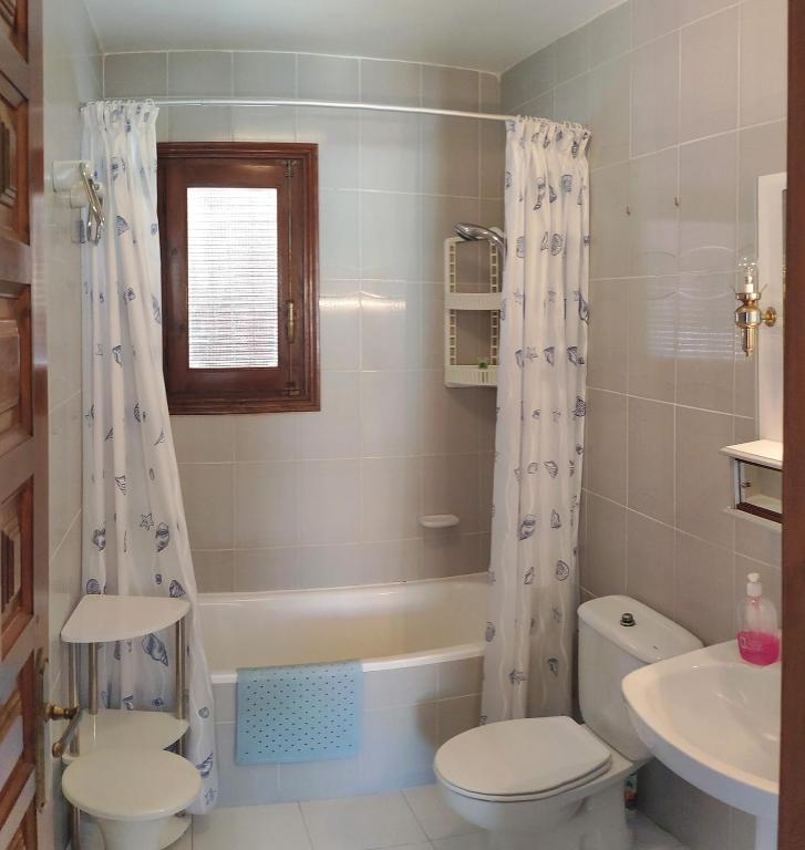 Sunny Coastal 1 Bed Apartment - Vera Coast: 2mins to Beach photo 3