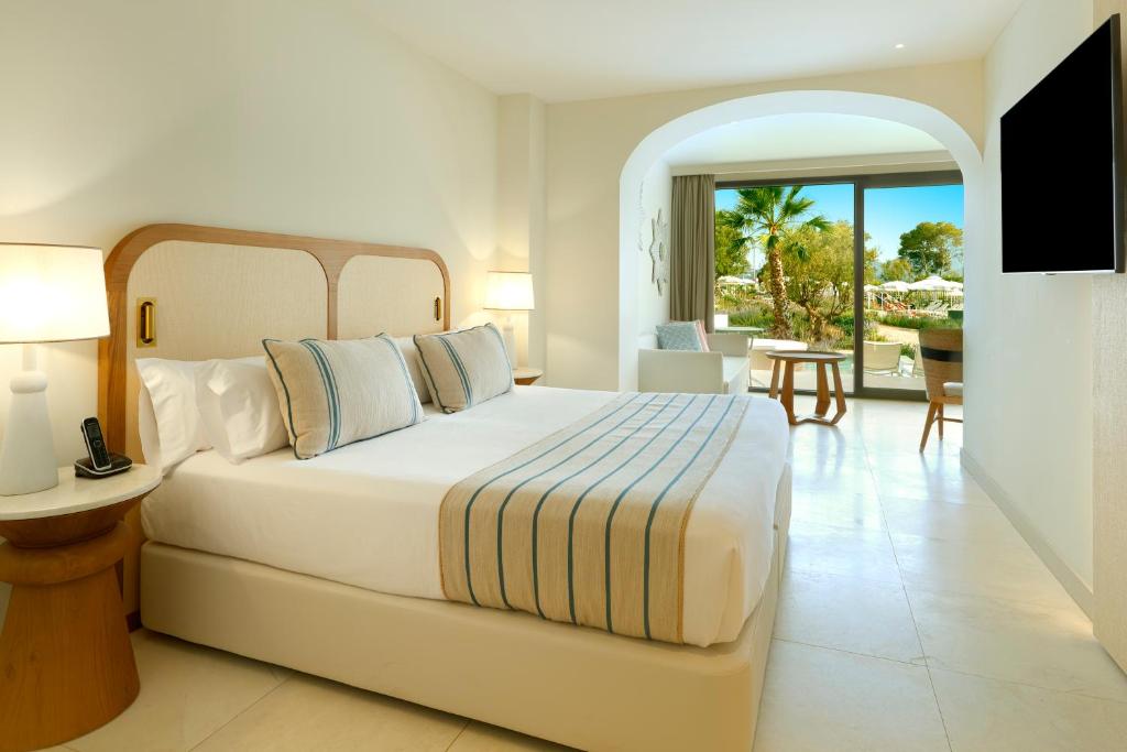 TRS Ibiza Hotel - Adults Only photo 2