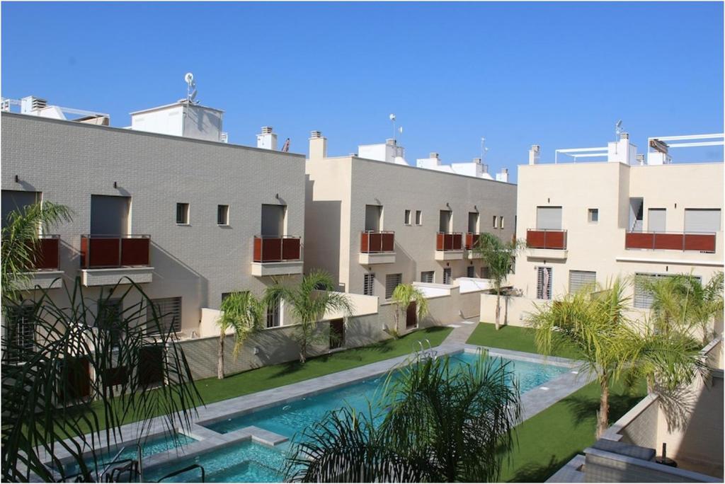 Torre de la Horadada - Modern and comfortable 2 Bedroom Apartment close to the Beach — photo 1