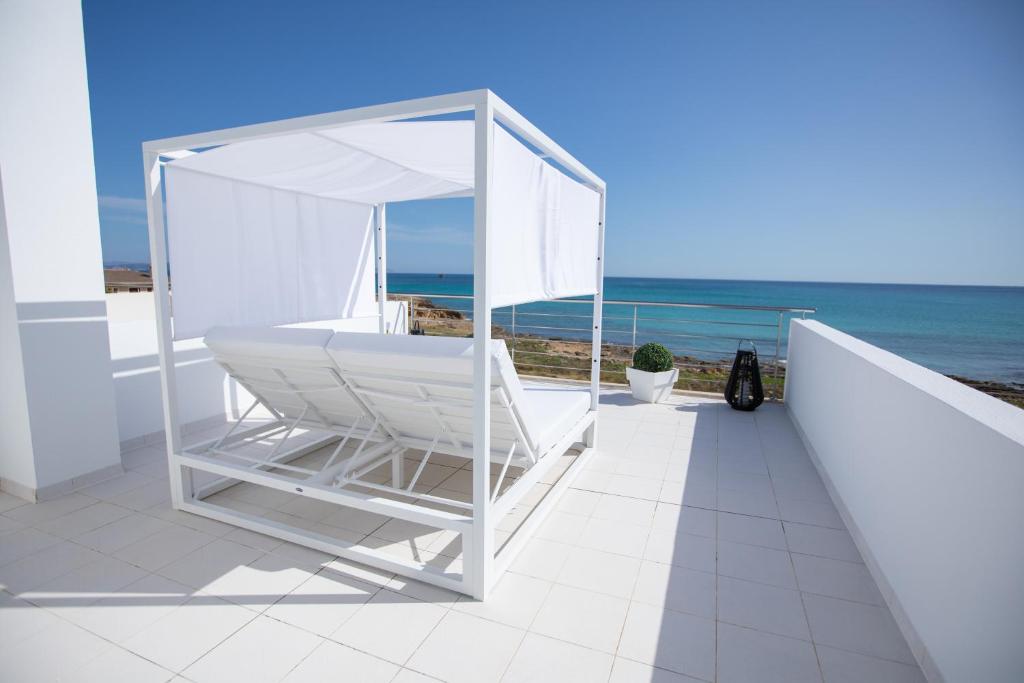 Son Serra Sea Coast Villa — photo 1