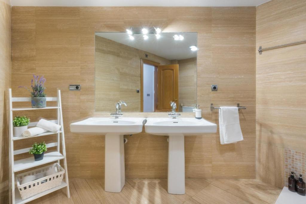 APARTAMENTO MODERNO CALLE LARIOS photo 3