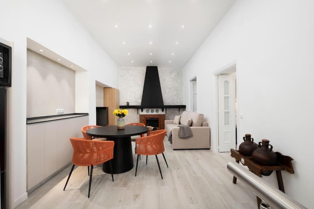 Modern 1-Bed Apartment with Wi-Fi — photo 1