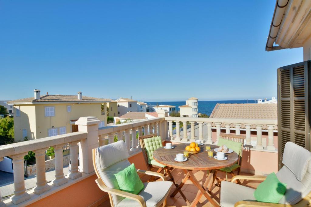 Sea Side Apartment 200 mts From The Beach In Son Serra — photo 1