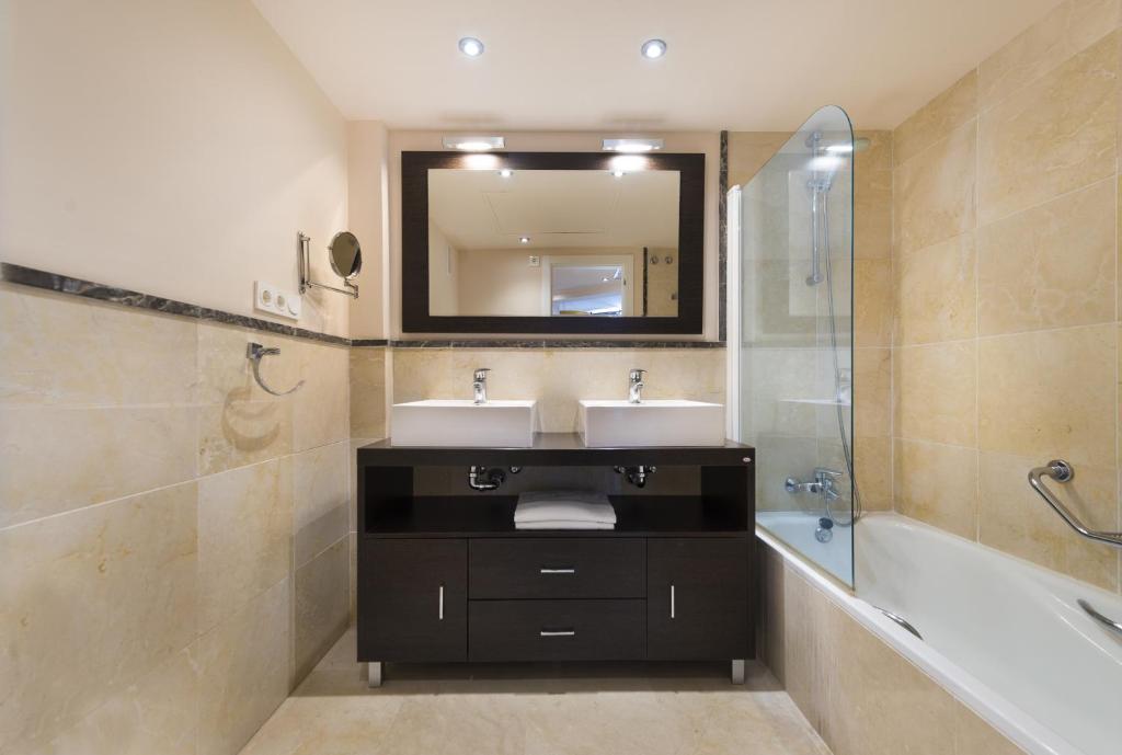 Precioso apartamento de 2 dormitorios con parking & WiFi photo 3