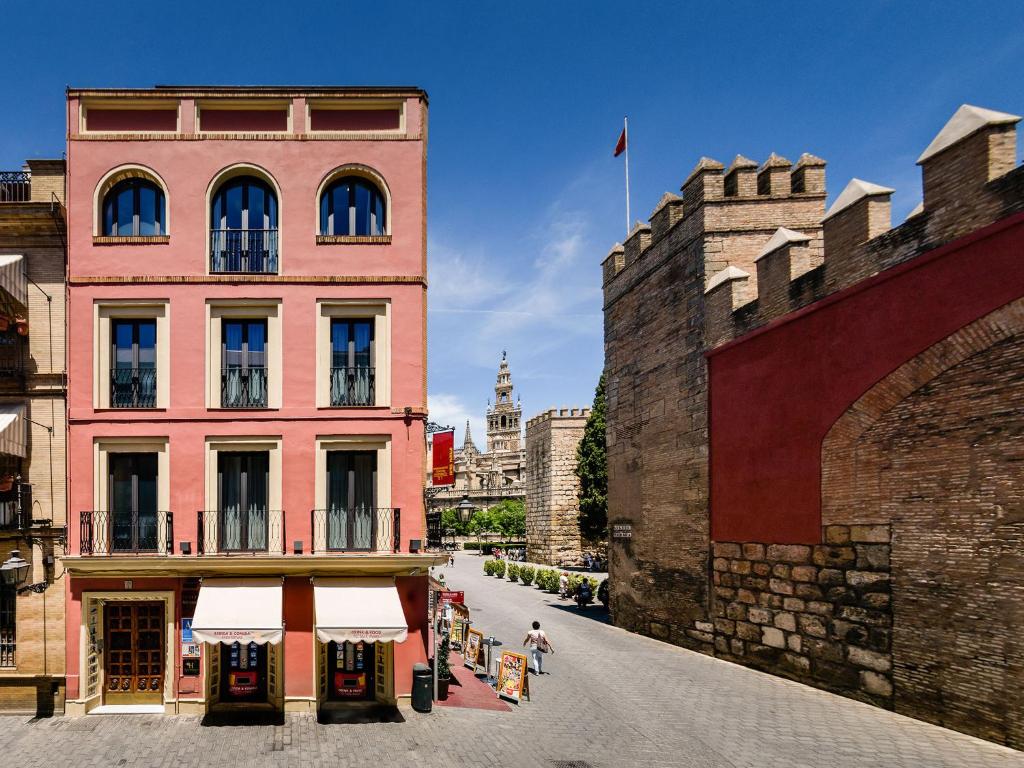 Suites Murillo Alcázar — photo 1