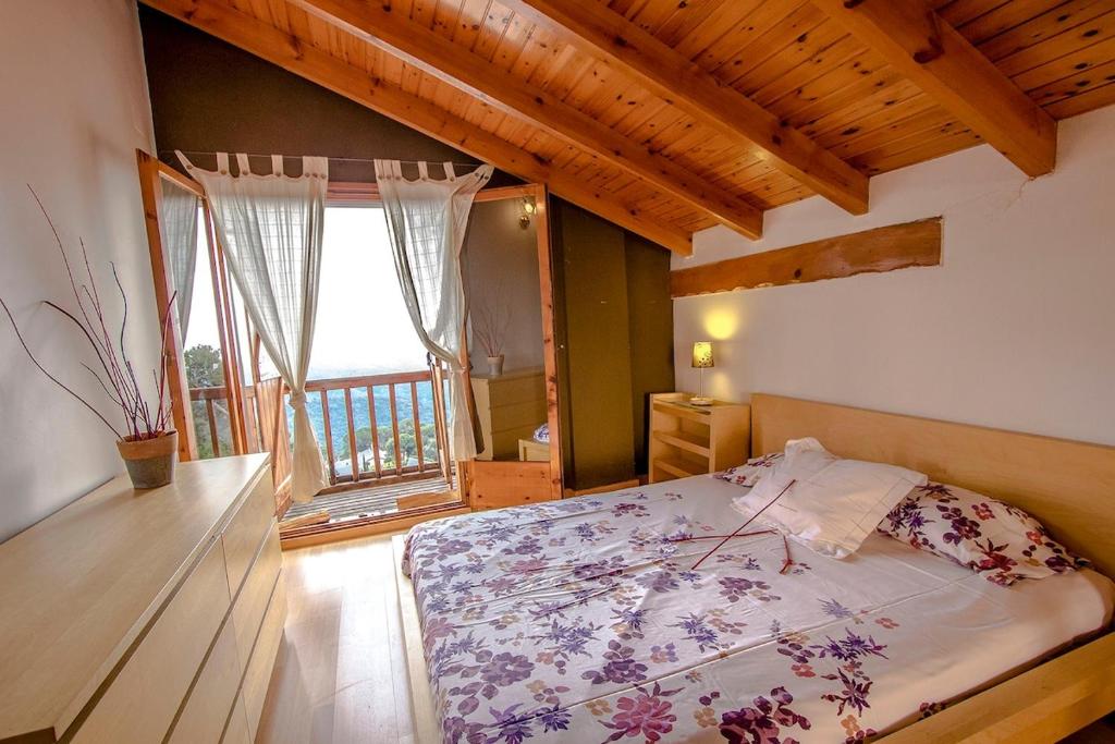 Swiss style villa near Barcelona 10min to beach photo 2
