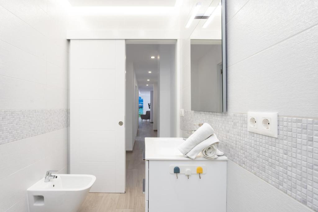 Stylish Urban Stay in Santa Cruz photo 3