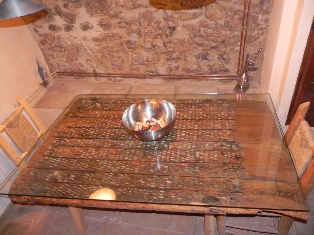 BAIX EMPORDÀ. Increíble casa en pueblo medieval photo 3