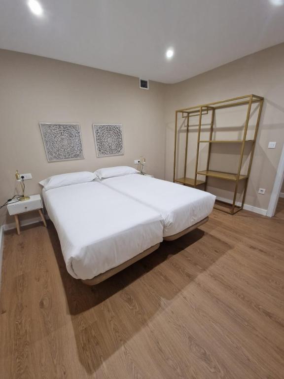 Apartamentos Turísticos MENCÍA photo 2