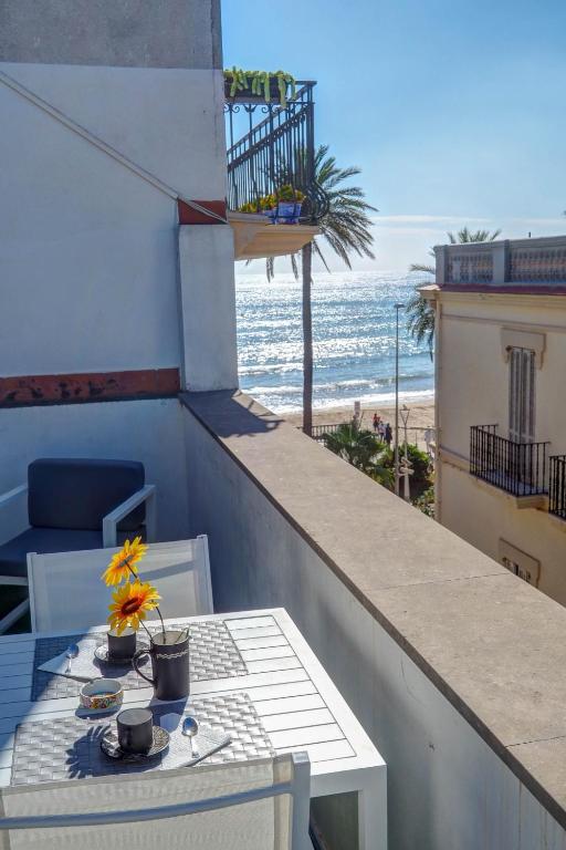 White Penthouse by Hello Homes Sitges photo 3