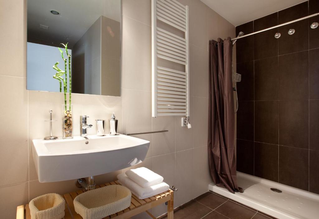 AB Gracia Sant Salvador photo 2