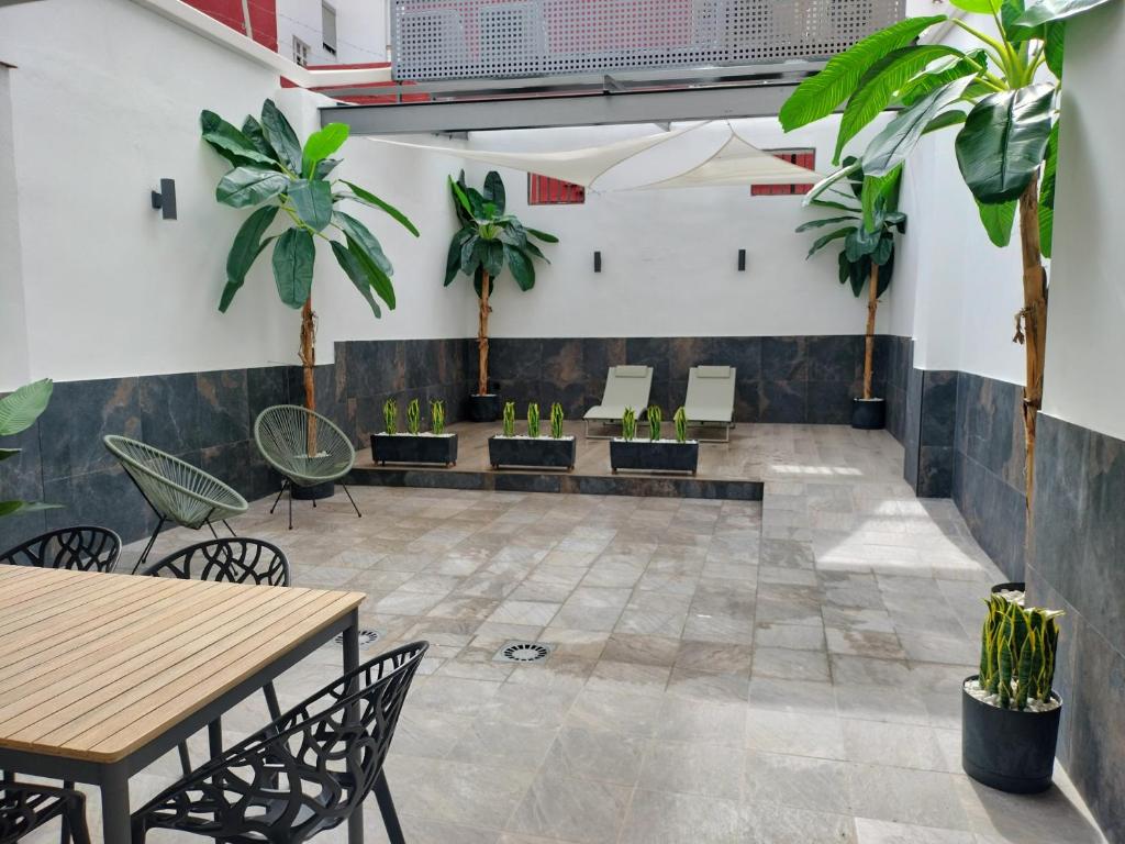 Travel Habitat Ruzafa Green House Terrace — photo 1