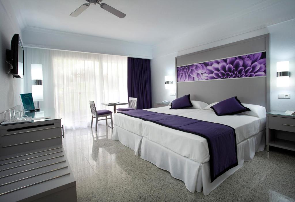 Hotel Riu Palace Nautilus - Adults Only photo 2