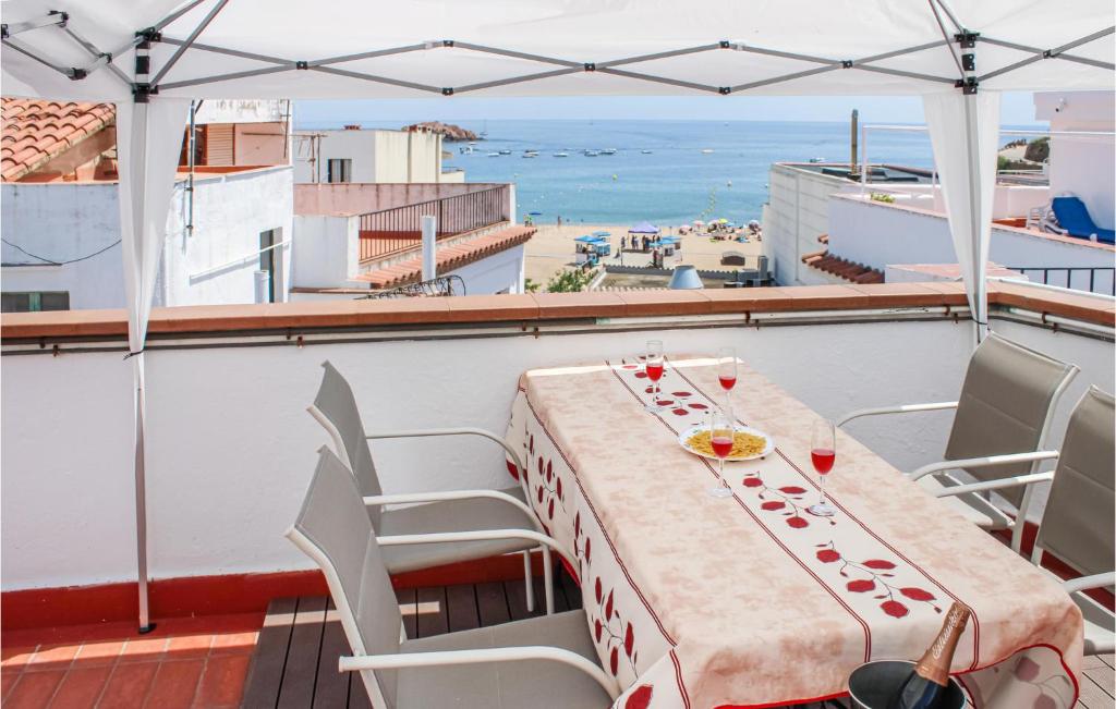Pet Friendly Apartment In Tossa De Mar — photo 1