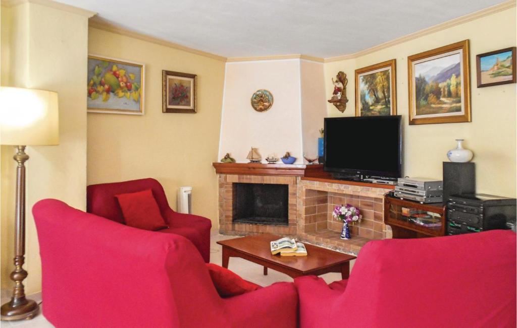 Pet Friendly Apartment In Tossa De Mar photo 2