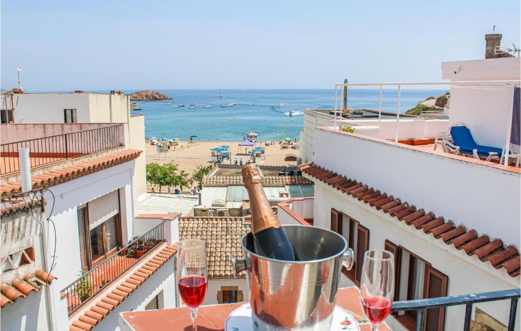 Pet Friendly Apartment In Tossa De Mar photo 3
