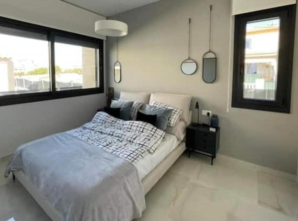 Luxurious Villa with private heated pool photo 2