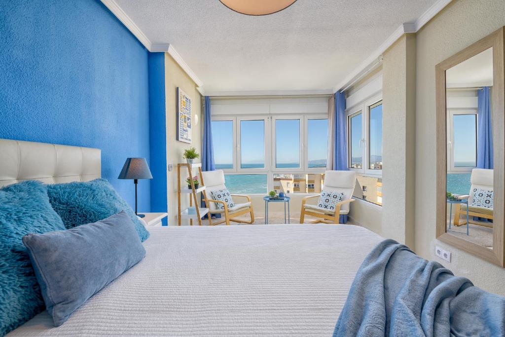 SPECTACULAR VIEWS PENTHOUSE IN 1ST LINE BEACH photo 2