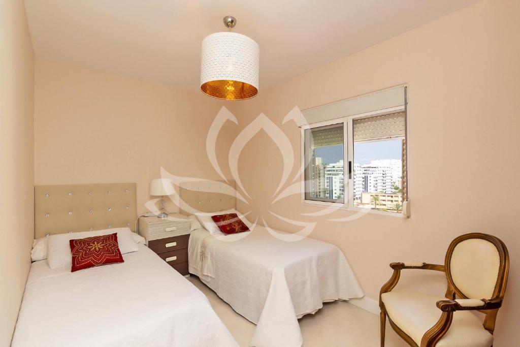 The White Apartment: Luxury photo 2