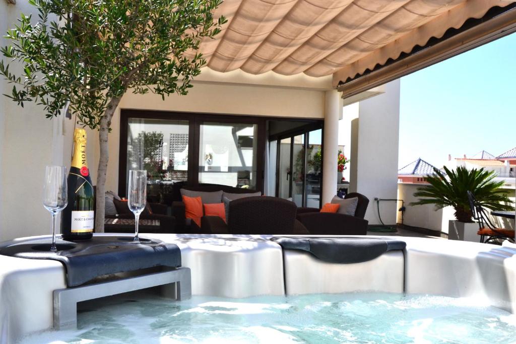 RSH14A - Terrace with hot tub and fantastic views — photo 1