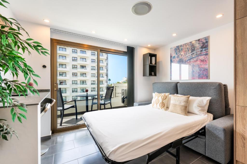 WintowinRentals Executive apt in OCEAN HOUSE Complex photo 2