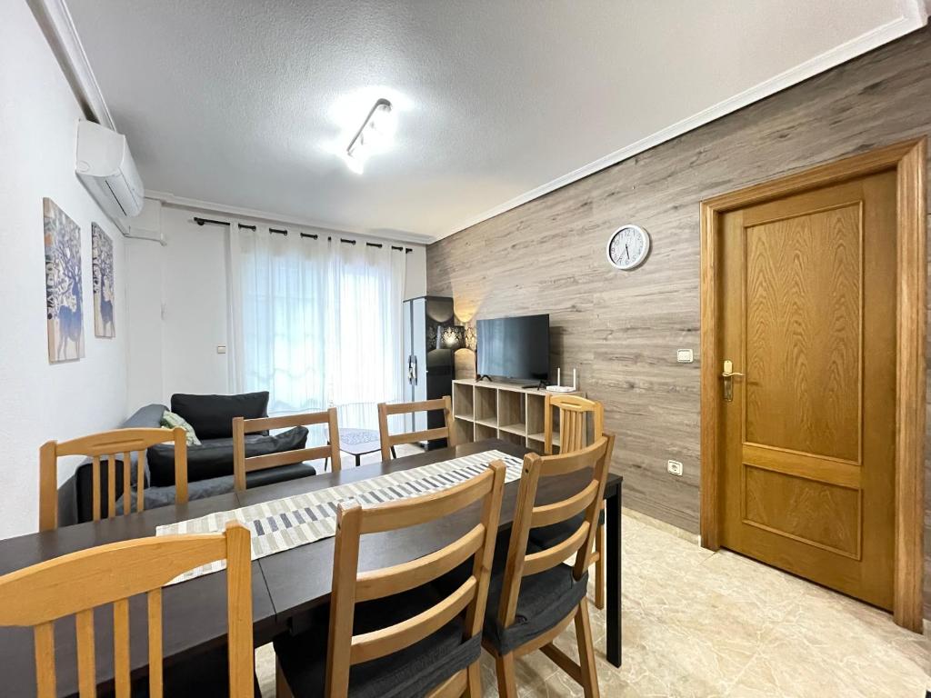 Superior La Playa! 3 Bedrooms! 2 Baths! Air Condition! Side Sea View! photo 3