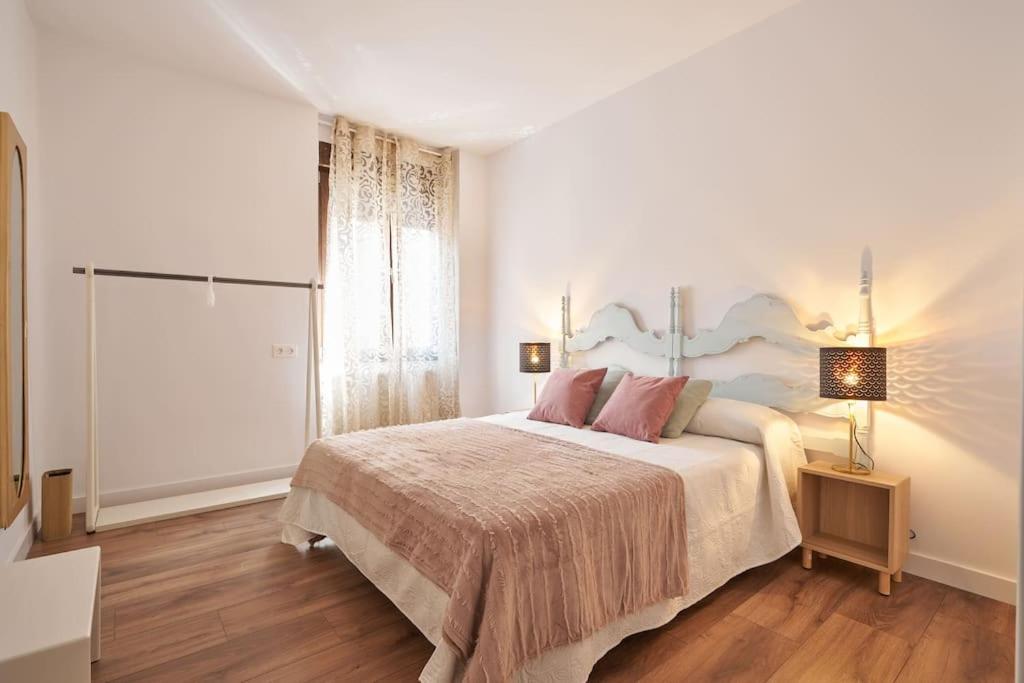 Amplio alojamiento centro barrio del Oeste — photo 1