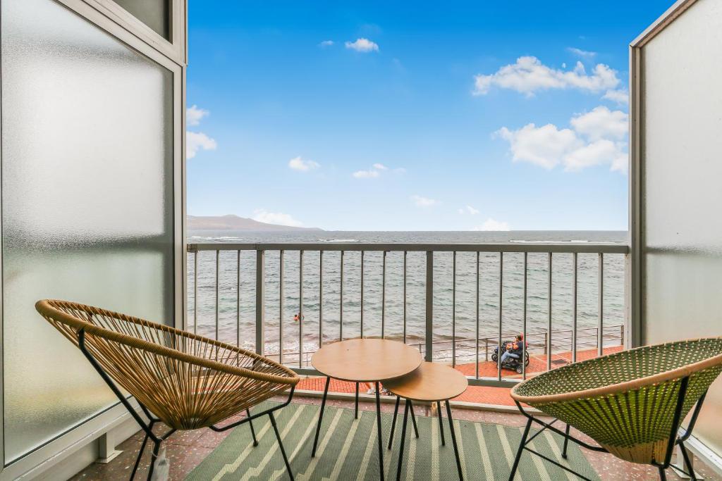 Beachside Comfort Las Canteras — photo 1