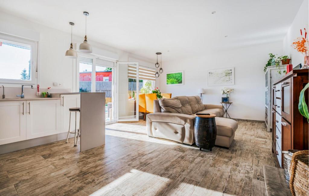 Lovely Home In Tordera photo 3
