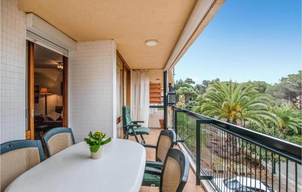 Nice Apartment In Sant Feliu De Guíxols With Wifi — photo 1