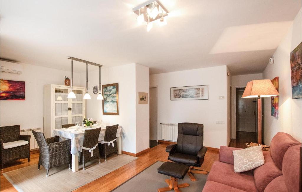 Nice Apartment In Sant Feliu De Guíxols With Wifi photo 3