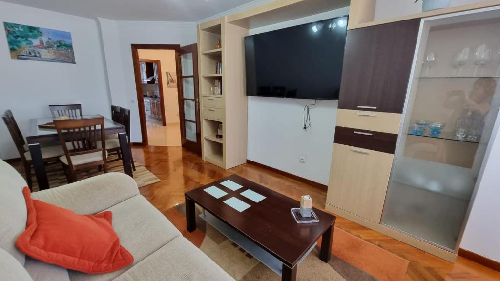 Apartment-Sleeps6-Parking-Terrace photo 2
