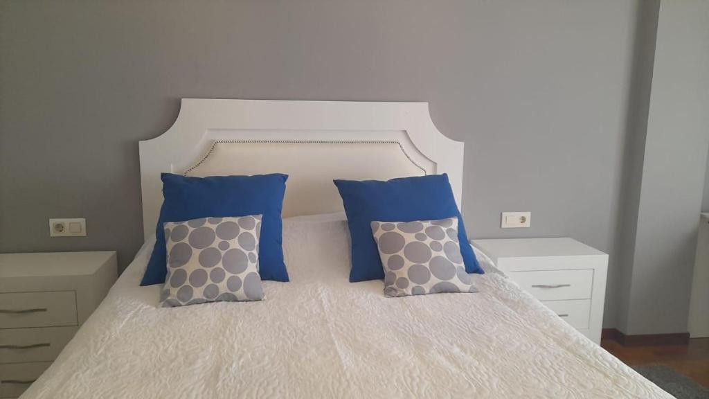 Apartment-Sleeps6-Parking-Terrace photo 3